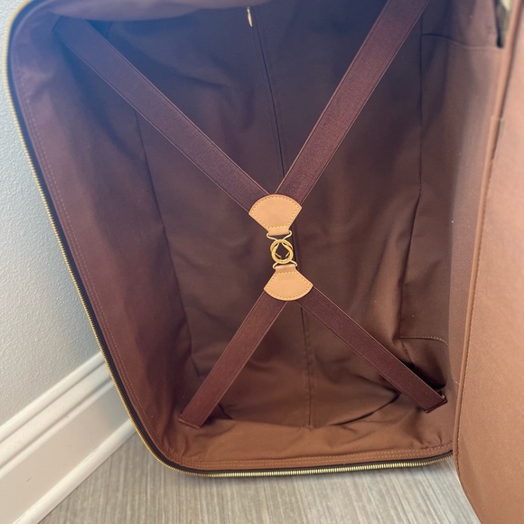 Pre-Loved LV Rolling Luggage - Picture 2 of 8